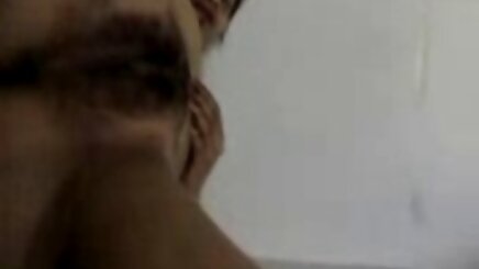 Başka bir evde Bangladeşli çift amatör lise porno