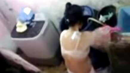 Roxy ve arkadaşı ayakları ile türk anal amatör porno eğleniyor