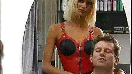 Deri turk kucuk yas porno sandalyede kedi