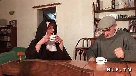 Amerikan güçlü türkçe temizlikçi porno yutmak