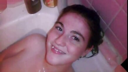 Doktor hastalarının içindeki şişman kadın türk porno malzemeleri kontrol etti