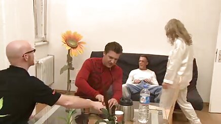 Büyük memeli güzel kız şahin porno filimleri