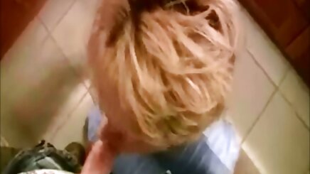 Anne genç bir adam numaralandırmak için, yerli porno film